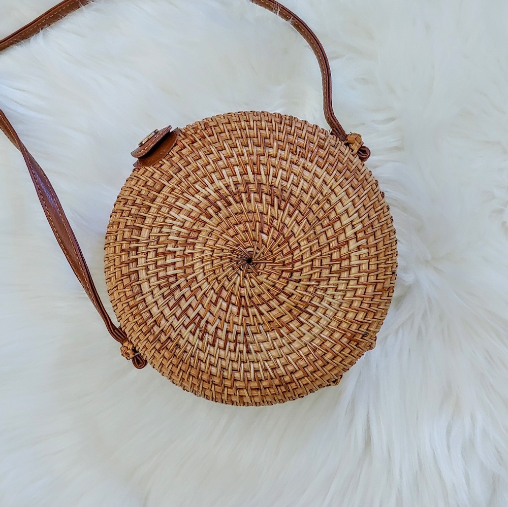 ⚠CLOSEOUT⚠ Rattan Straw Woven Circle Bag - Picture 1 of 5